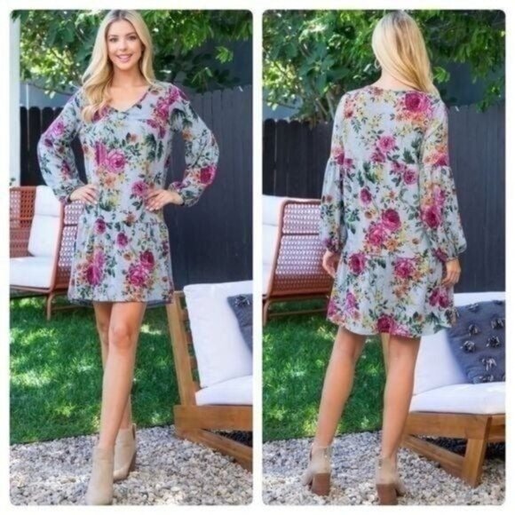 Dresses & Skirts - FLORAL PRINT- V-NECK MINI DRESS. NEW